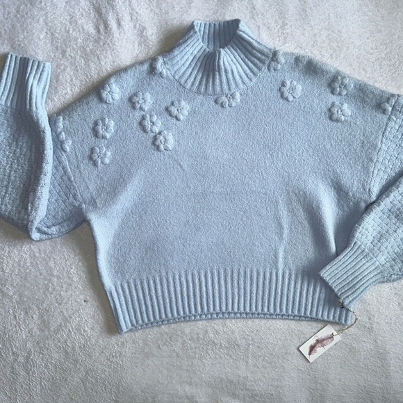 BLUE LONG SLEEVE SWEATER - Picture 1 of 6